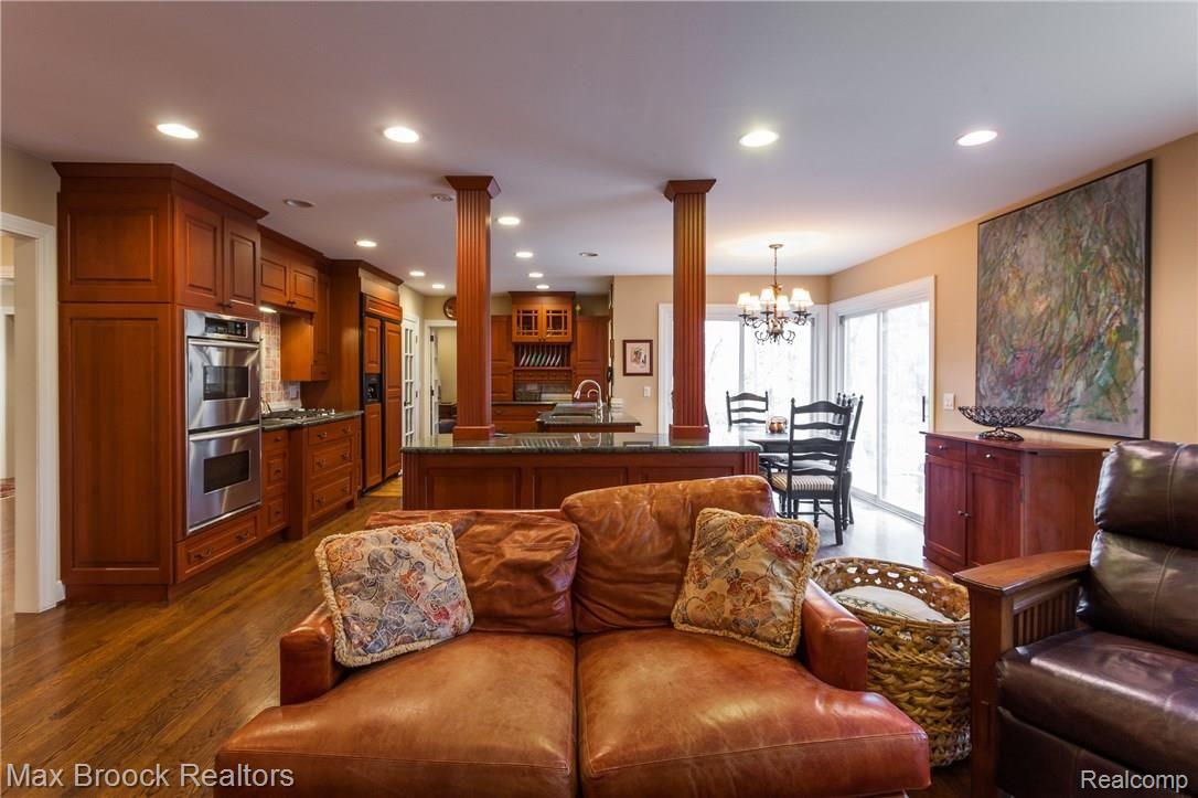 30630 High Valley Road Farmington, MI 48331 - Photo 24 of 52 IMG_0758.jpg