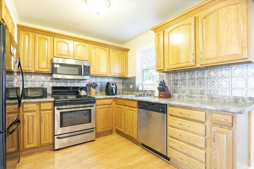 38 Farmland Road, Unit B Lowell, MA 01850 - Photo 2 of 11