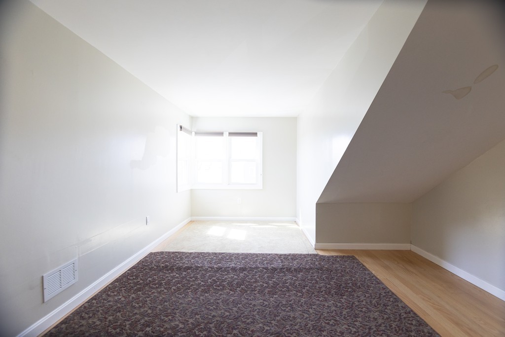 38 Farmland Road, Unit B Lowell, MA 01850 - Photo 4 of 11