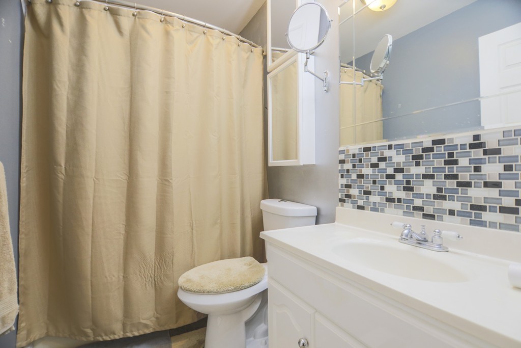 38 Farmland Road, Unit B Lowell, MA 01850 - Photo 6 of 11