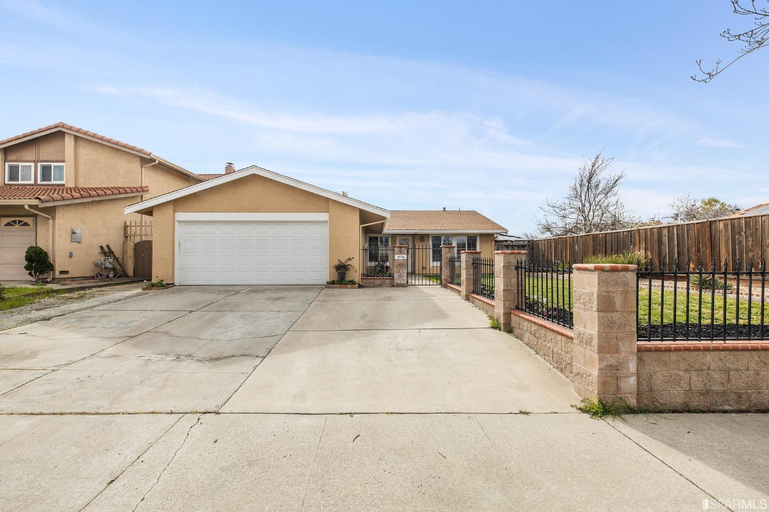 2579 Flory Drive San Jose, CA 95121 - Photo 2 of 38