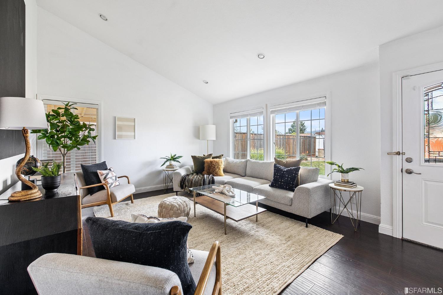 2579 Flory Drive San Jose, CA 95121 - Photo 5 of 38