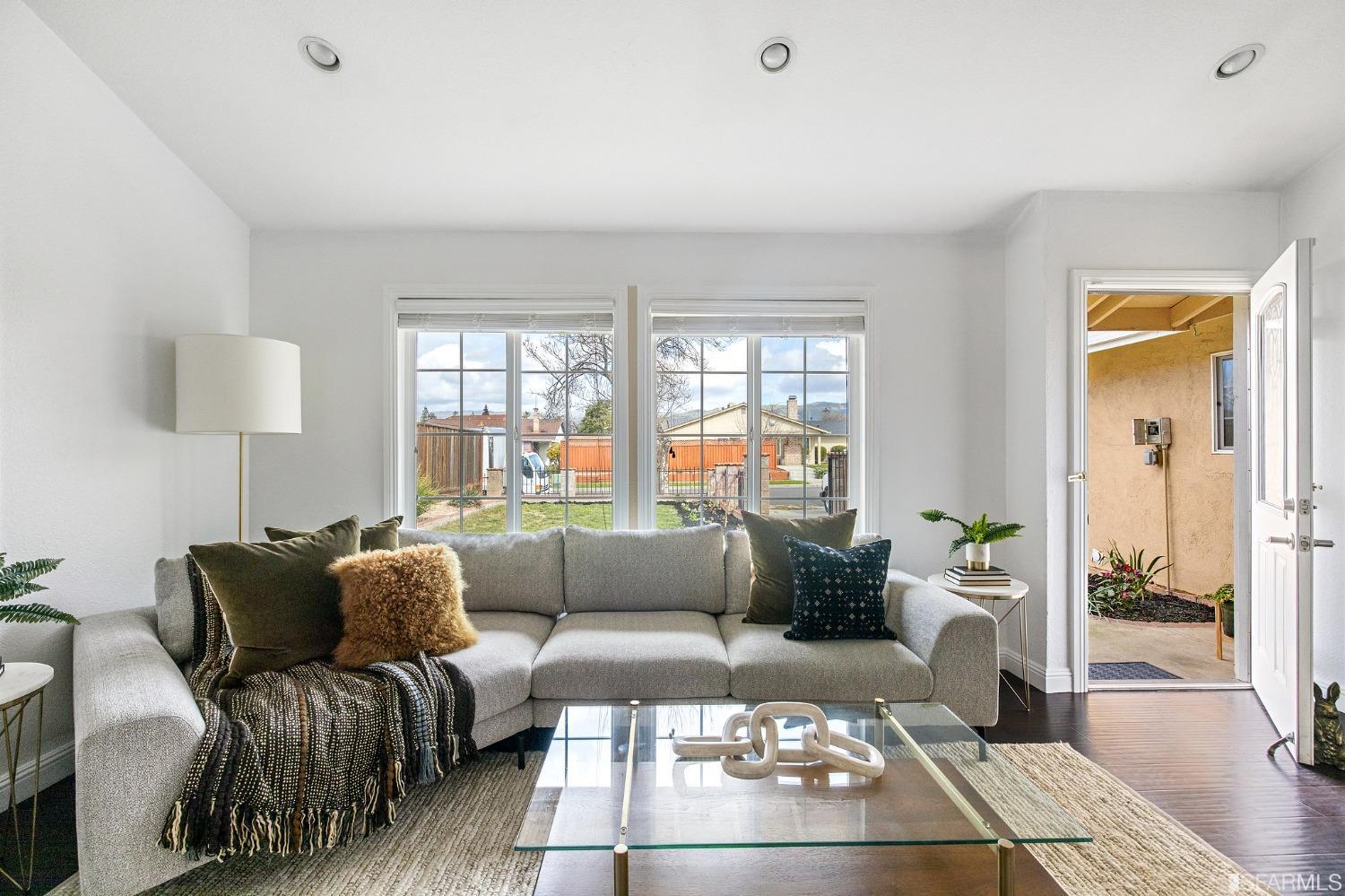 2579 Flory Drive San Jose, CA 95121 - Photo 6 of 38