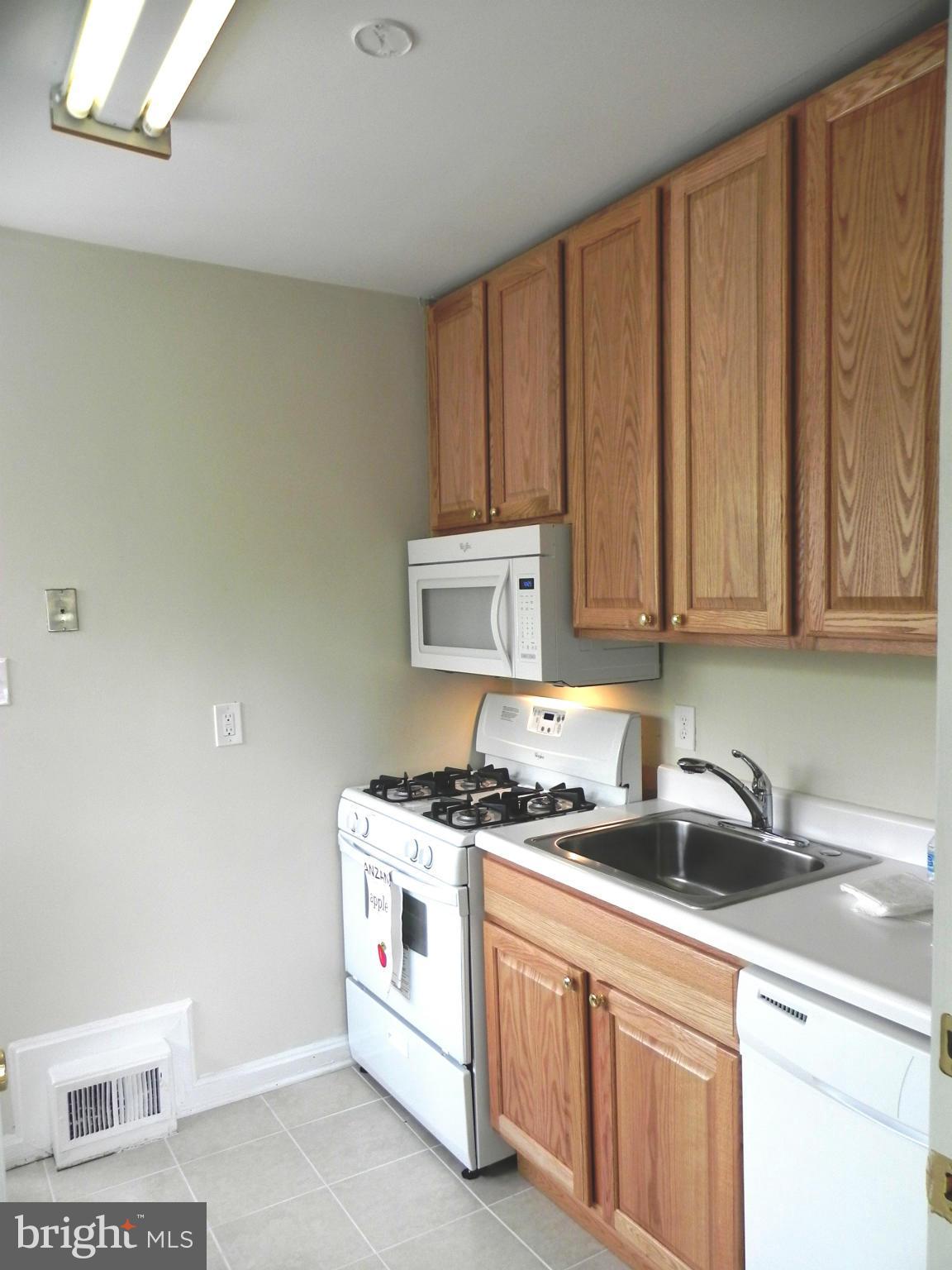 10212 Brunswick Avenue Silver Spring, MD 20902 - Photo 10 of 28 Kitchen