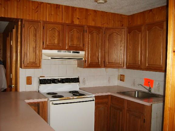 LOWER KITCHEN
