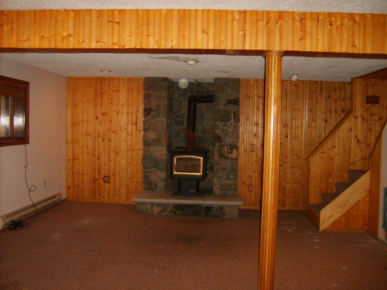 FAMILY ROOM LOWER LEVEL