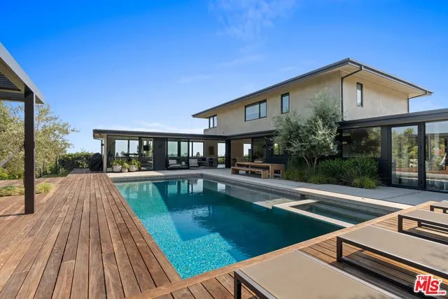 $19,500 | 2216 Winona Boulevard, Los Angeles, CA 90027