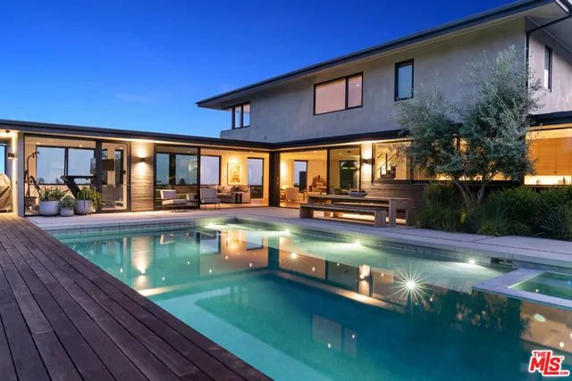 $19,500 | 2216 Winona Boulevard, Los Angeles, CA 90027