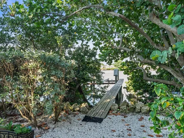 $6,700,000 | 20052 Gulf Boulevard, Indian Shores, FL 33785