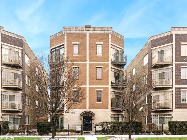 $2,299 | 7932 West Grand Avenue, Unit 2W, Elmwood Park, IL 60707