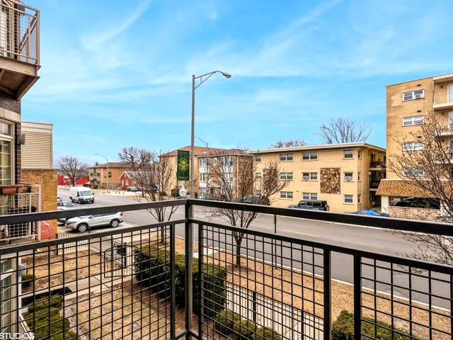 $2,299 | 7932 West Grand Avenue, Unit 2W, Elmwood Park, IL 60707