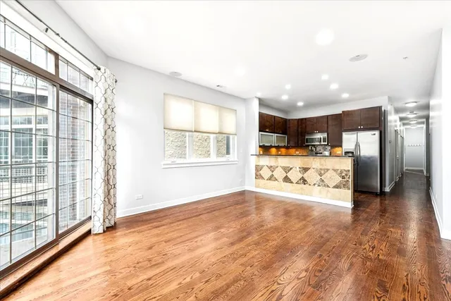 $2,299 | 7932 West Grand Avenue, Unit 2W, Elmwood Park, IL 60707