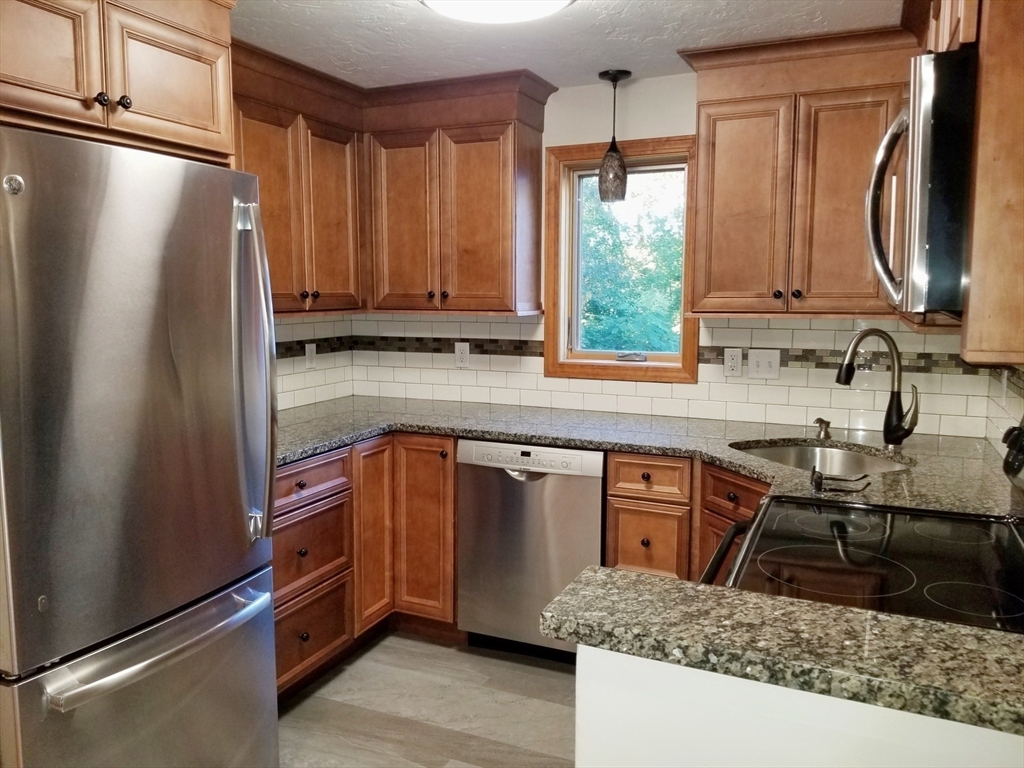 10 Coventry Road, Unit 10 Grafton, MA 01519 - Photo 4 of 25 Gallery Image 4