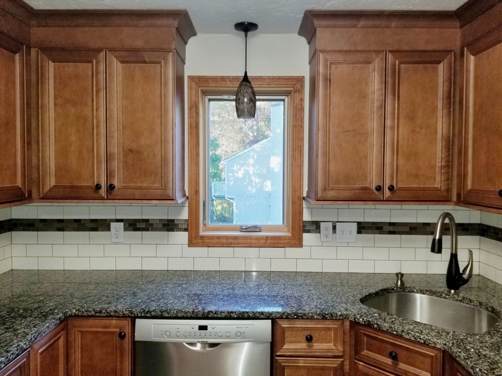 10 Coventry Road, Unit 10 Grafton, MA 01519 - Photo 5 of 25 Gallery Image 5