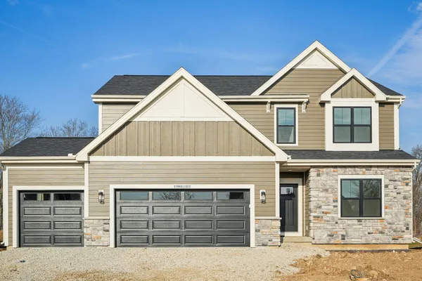 $609,900 | W149-n11973 W149-n11973 Red Holly Drive, Germantown, WI 53022