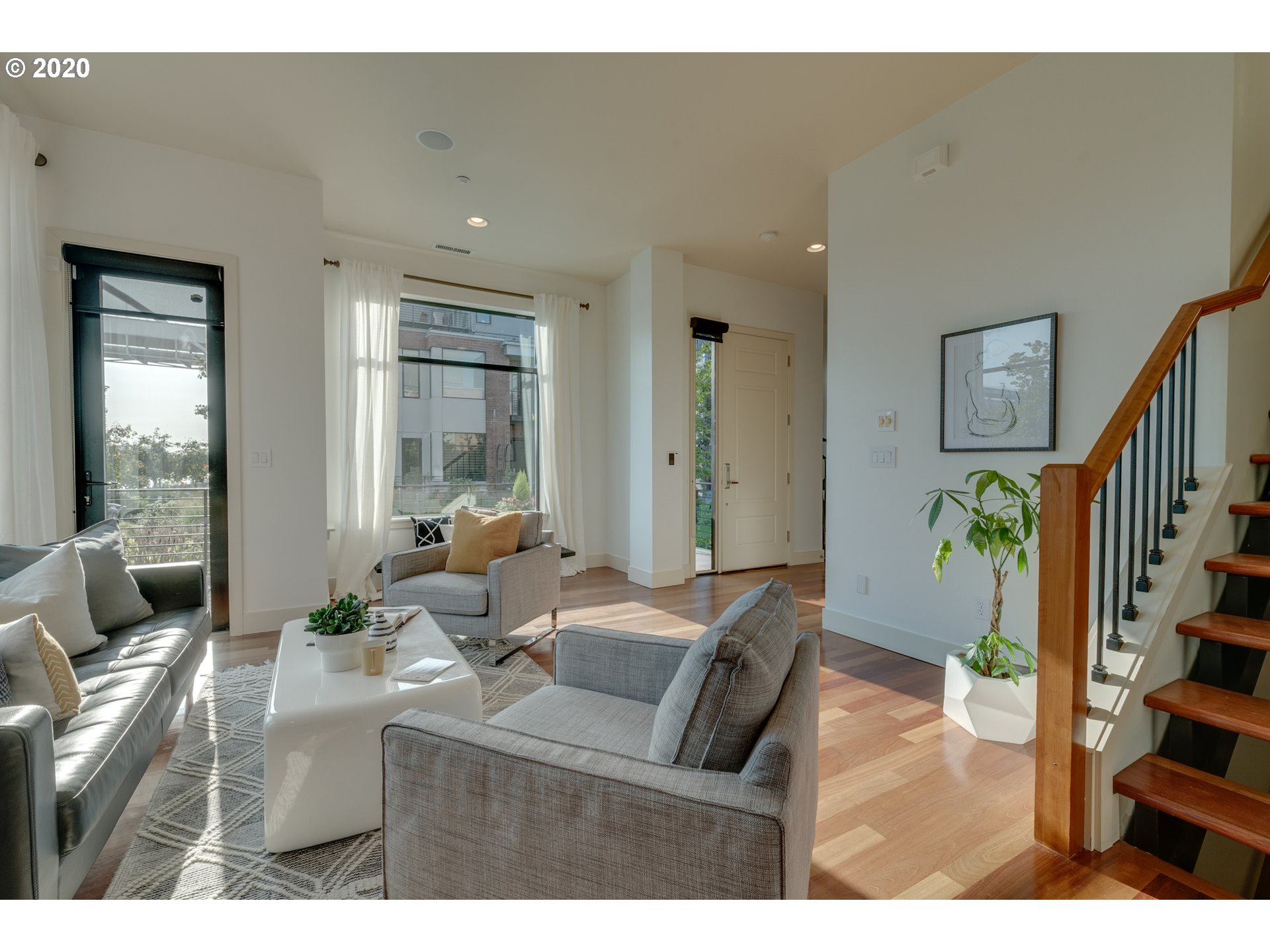 1656 Northwest Riverscape Street Portland, OR 97209 - Photo 4 of 32 Gallery Image 4