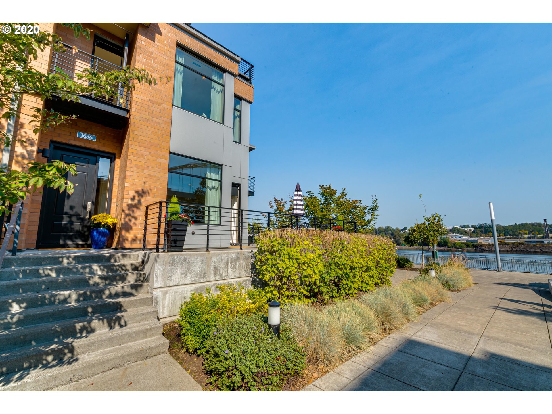 1656 Northwest Riverscape Street Portland, OR 97209 - Photo 31 of 32 Gallery Image 31