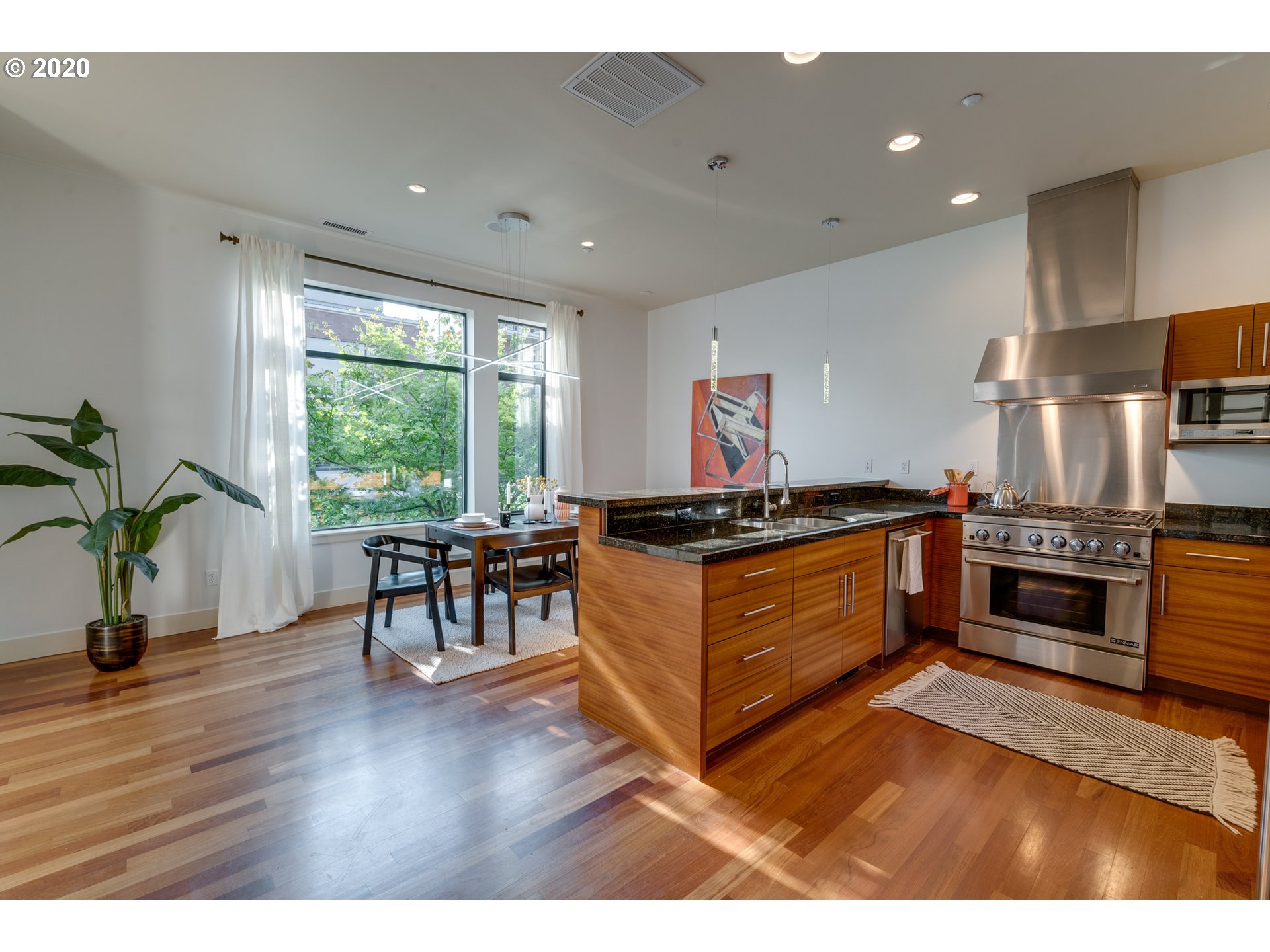 1656 Northwest Riverscape Street Portland, OR 97209 - Photo 8 of 32 Gallery Image 8