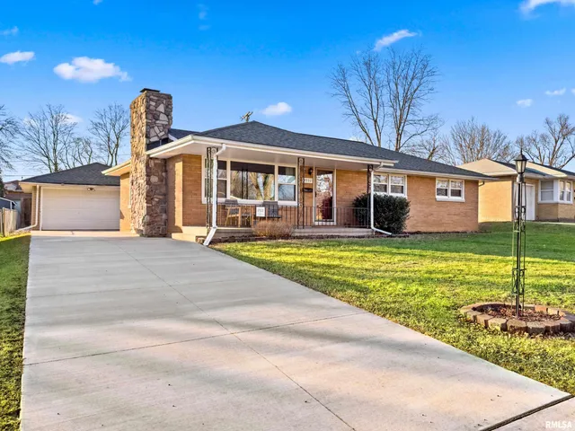 $150,000 | 4931 North Bevalon Place, Peoria, IL 61614