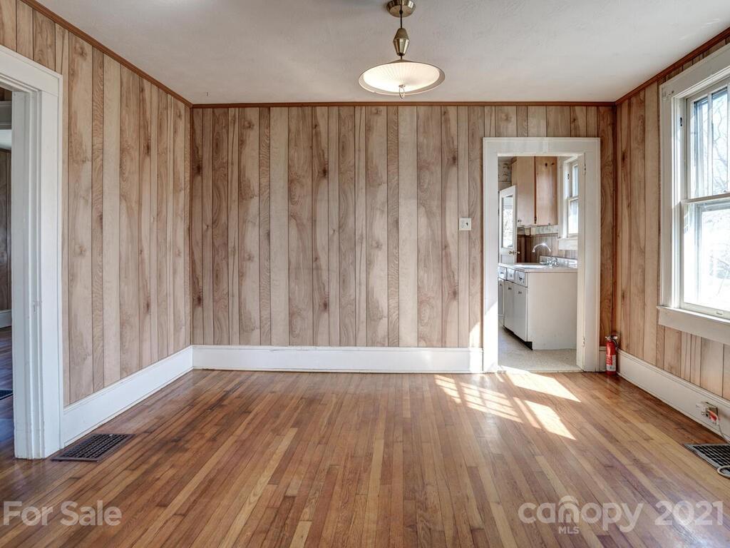 110 Pershing Road Asheville, NC 28805 - Photo 8 of 20 Gallery Image 8
