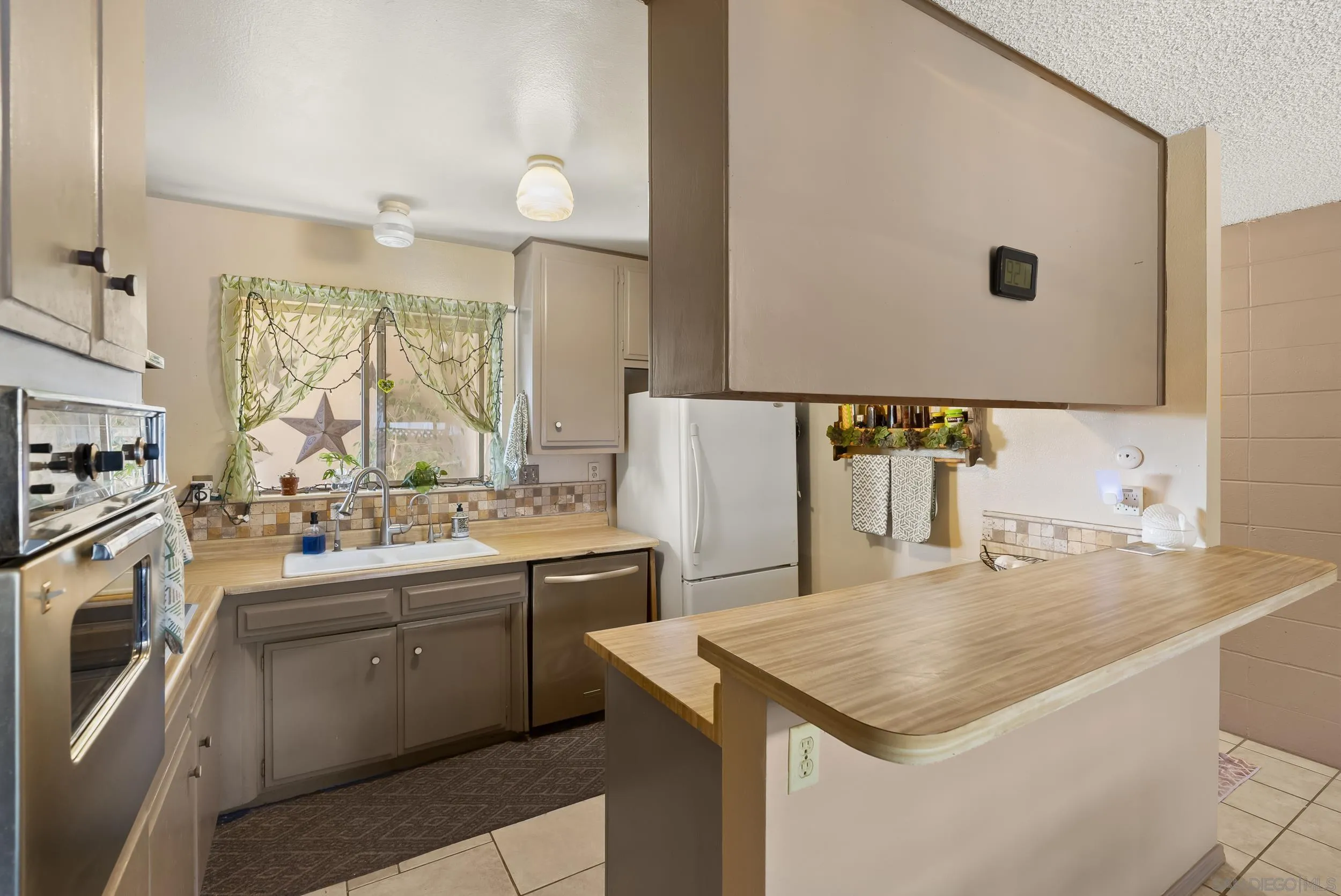 1007 Genie Lane Cardiff-by-the-Sea, CA 92007 - Photo 19 of 61