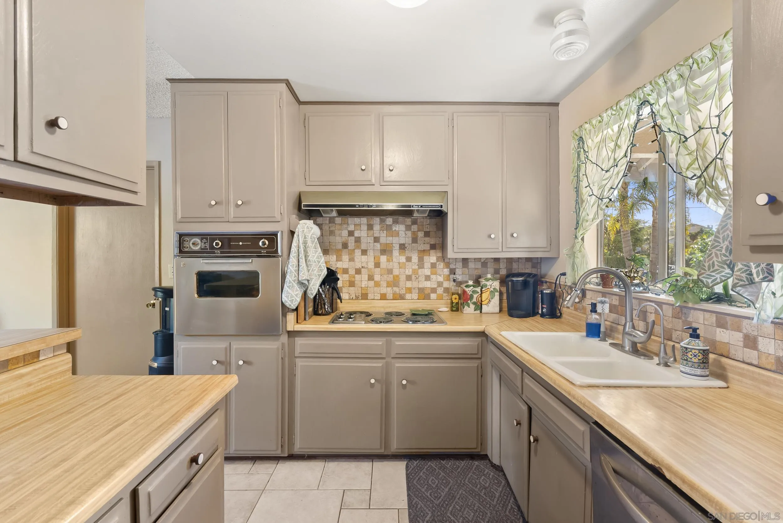 1007 Genie Lane Cardiff-by-the-Sea, CA 92007 - Photo 21 of 61