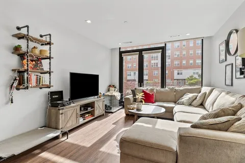 $698,000 | 99 Sumner Street, Unit 101, Boston, MA 02128