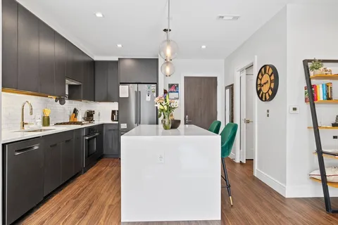 $698,000 | 99 Sumner Street, Unit 101, Boston, MA 02128
