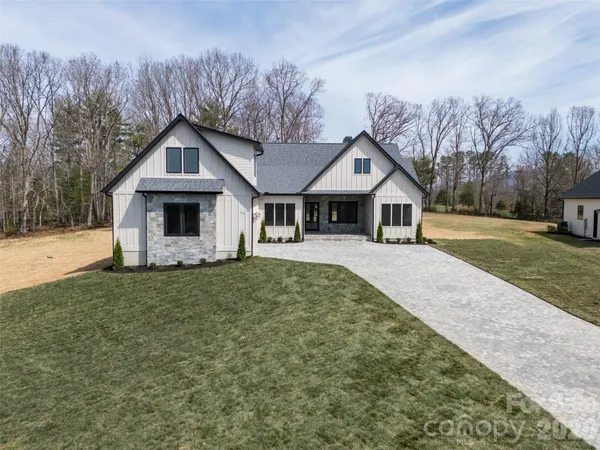 $1,675,000 | 144 Golden Pasture Drive, Fletcher, NC 28732