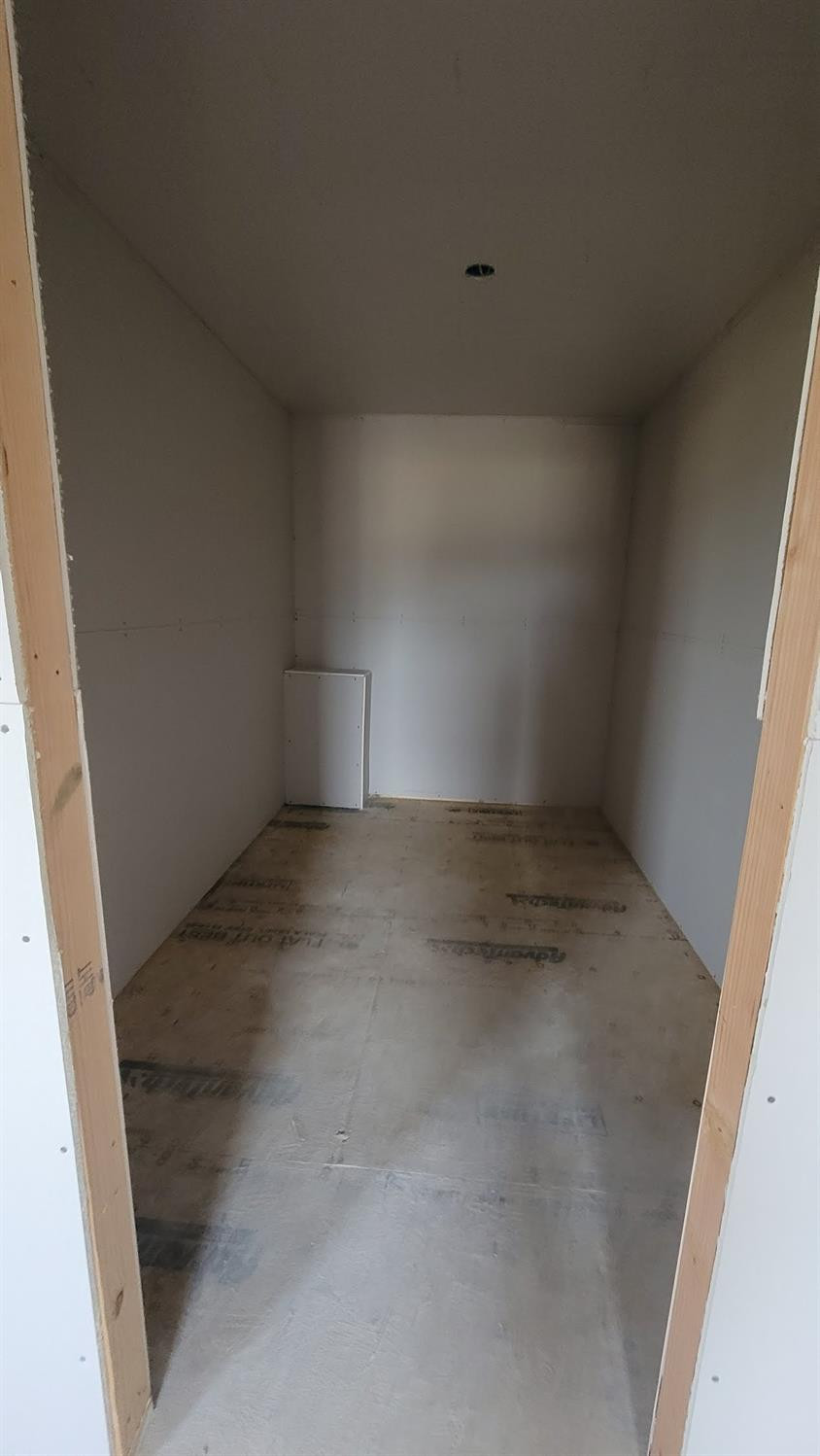 123 Hickory Ridge Drive Corbin, KY 40701 - Photo 9 of 16 Owners Walk In Closet