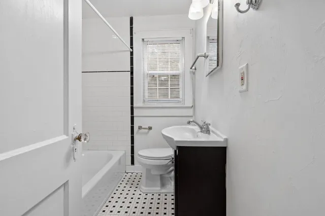 $995 | 557 Beverly Court, Unit 1, Tallahassee, FL 32301