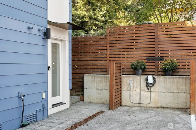 $3,300 | 1814 15th Avenue South, Seattle, WA 98144