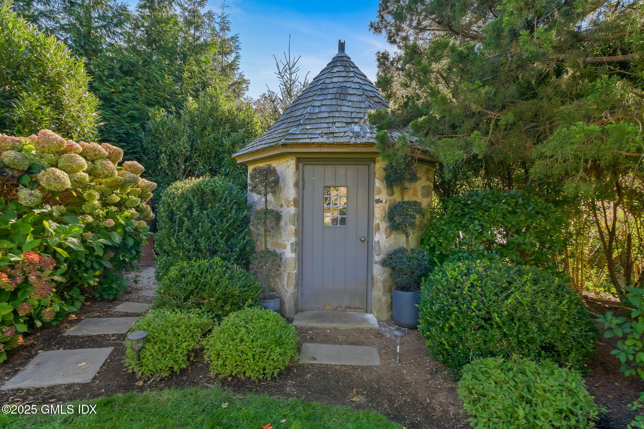 8 Quintard Avenue Old Greenwich, CT 06870 - Photo 32 of 37 65-web-or-mls-8-quintard-ave