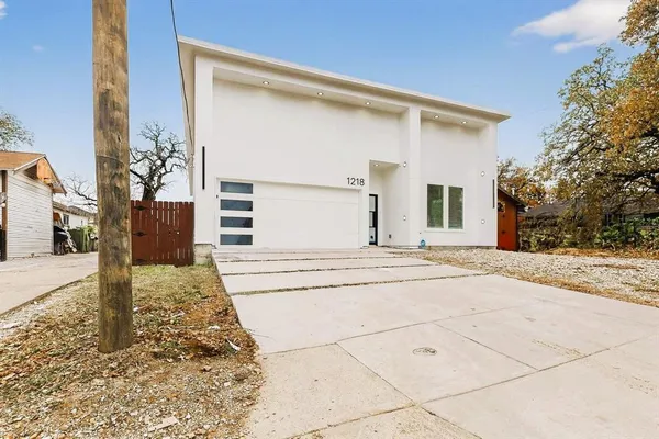 $2,699 | 1218 Grant Street, Dallas, TX 75203