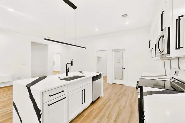 $2,699 | 1218 Grant Street, Dallas, TX 75203