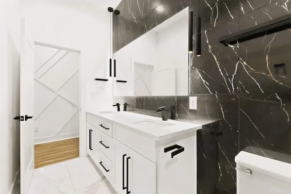 $2,699 | 1218 Grant Street, Dallas, TX 75203