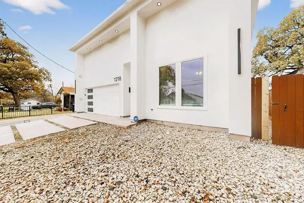 $2,699 | 1218 Grant Street, Dallas, TX 75203