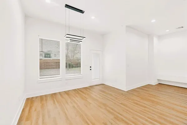 $2,699 | 1218 Grant Street, Dallas, TX 75203