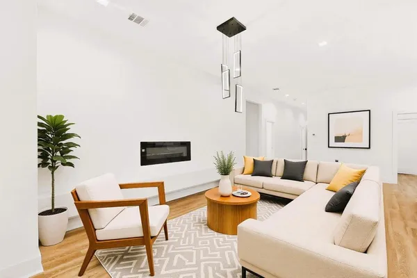 $2,699 | 1218 Grant Street, Dallas, TX 75203