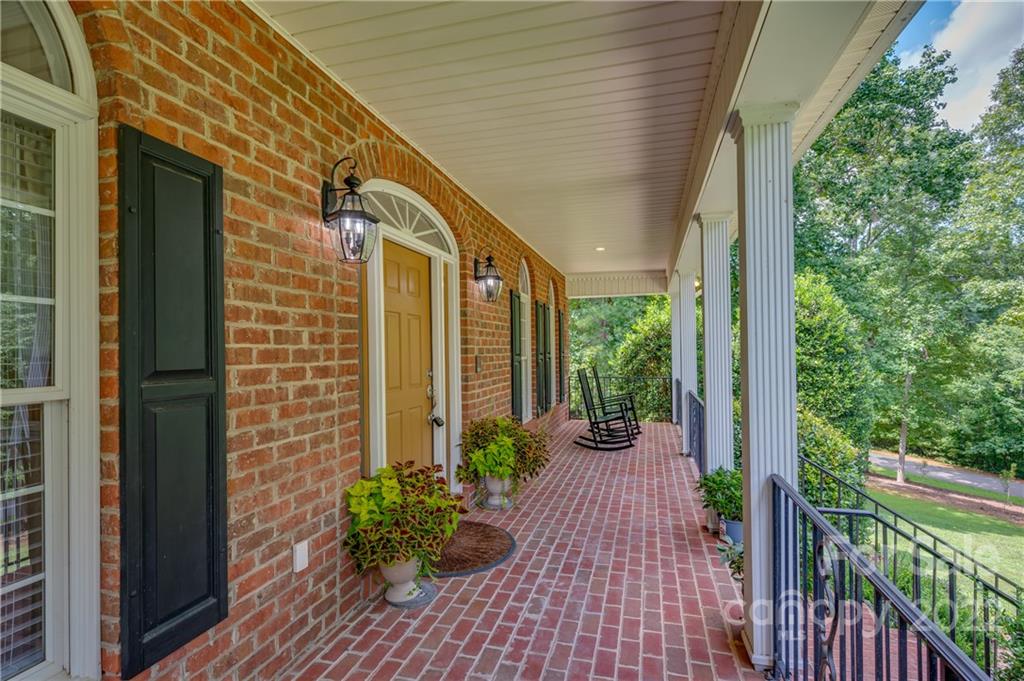259 Bent Tree Drive Rutherfordton, NC 28139 - Photo 3 of 48 a view of a corridor