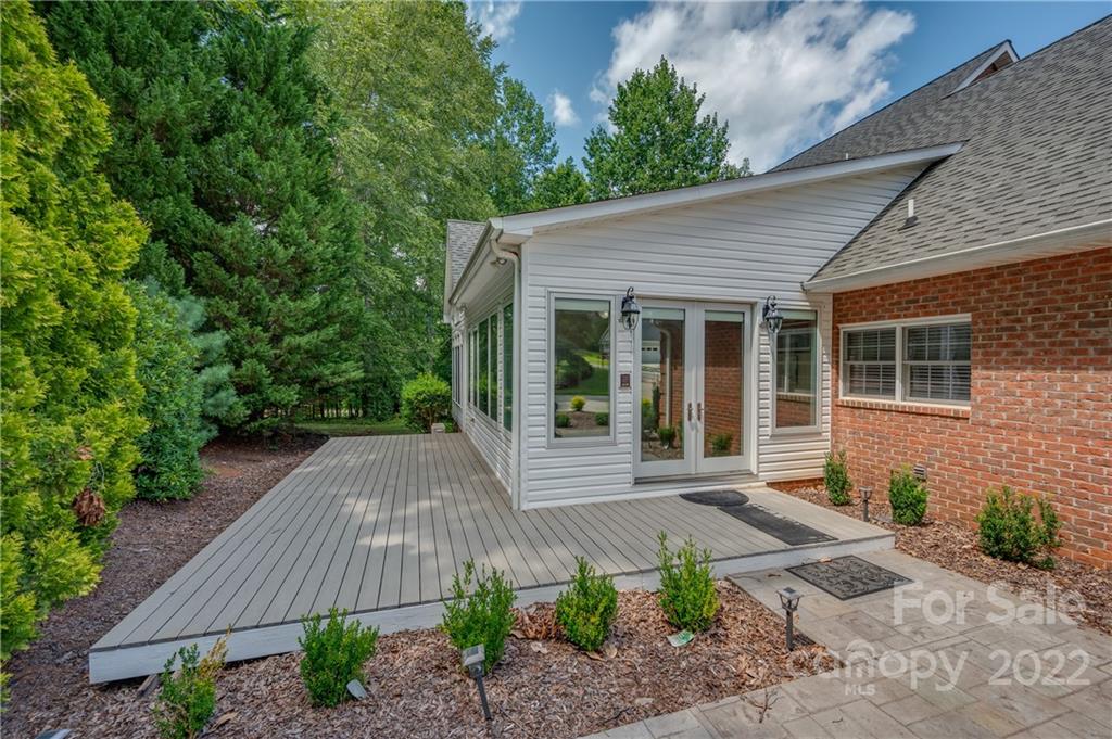 259 Bent Tree Drive Rutherfordton, NC 28139 - Photo 45 of 48 a front view of a house with garden