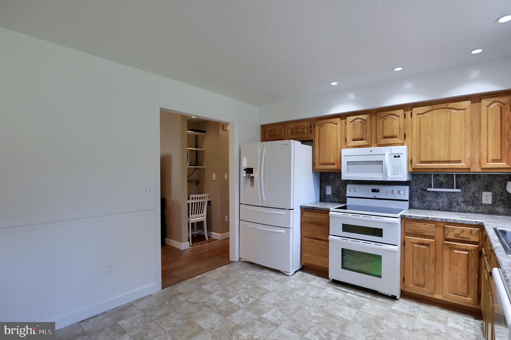 8964 East Springfield Road Seven Valleys, PA 17360 - Photo 12 of 47