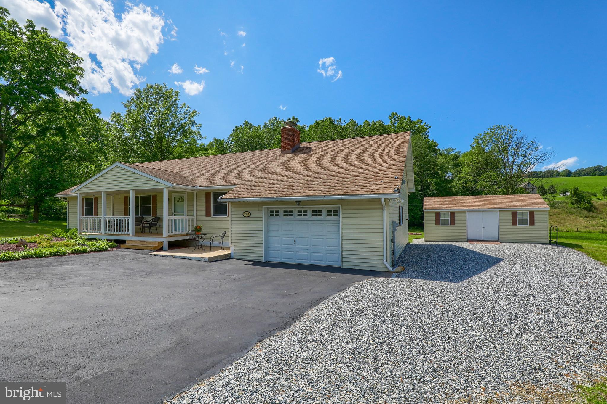 8964 East Springfield Road Seven Valleys, PA 17360 - Photo 4 of 47