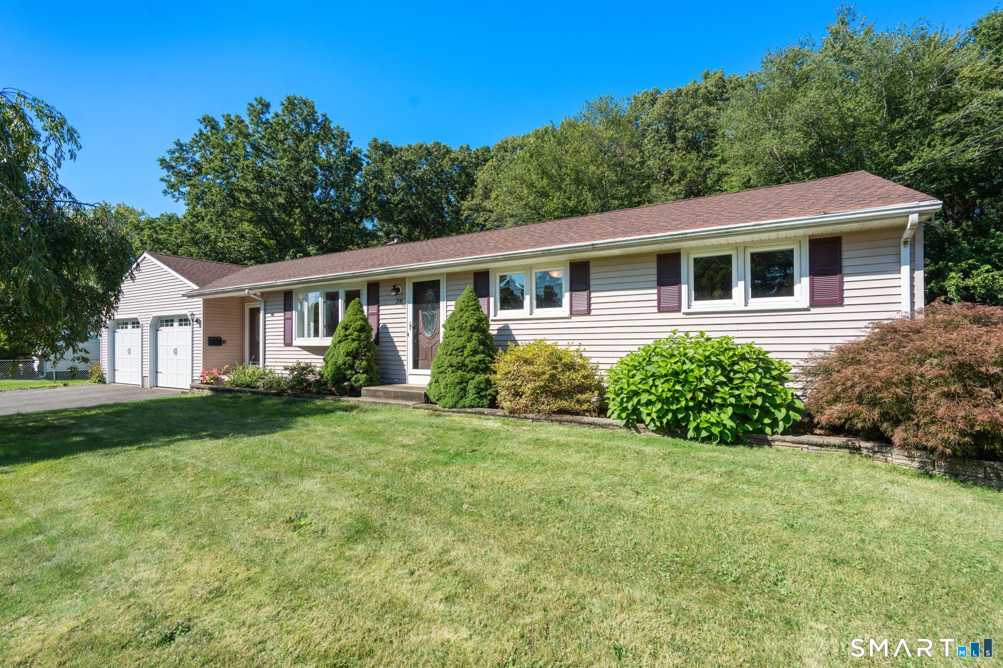 28 Fairfield Road Enfield, CT 06082 - Photo 1 of 34 Gallery Image 1