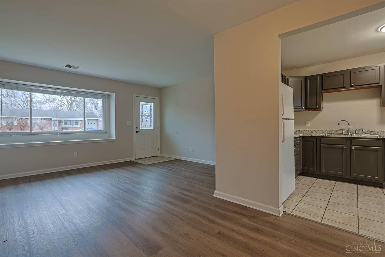 238 Diston Lane Cincinnati, OH 45246 - Photo 9 of 30