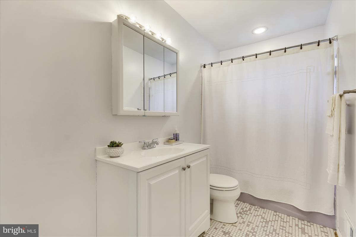405 Highmeadow Road Reisterstown, MD 21136 - Photo 16 of 29 Upper Level Bath