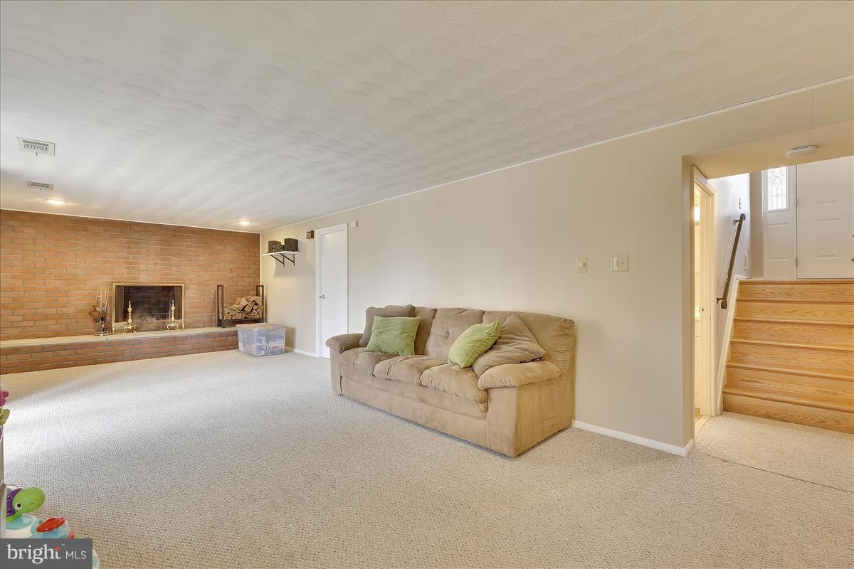 405 Highmeadow Road Reisterstown, MD 21136 - Photo 17 of 29 Family Room