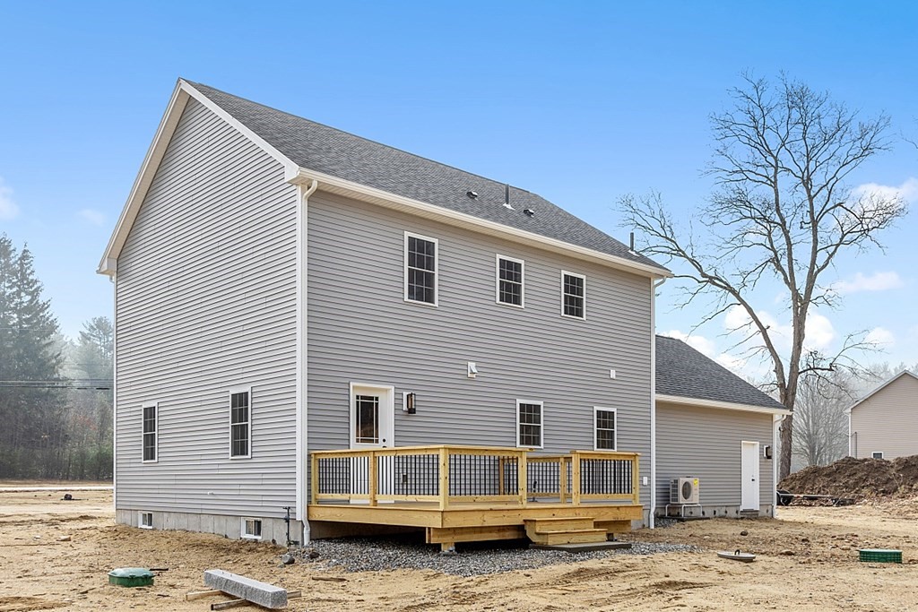 1435 South Athol Road Athol, MA 01331 - Photo 2 of 23 a front view of a house