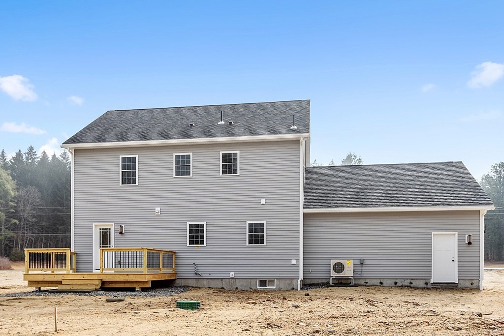 1435 South Athol Road Athol, MA 01331 - Photo 3 of 23 a front view of a house