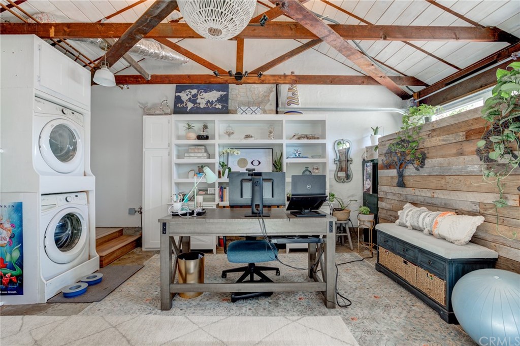8218 Handley Avenue Los Angeles, CA 90045 - Photo 19 of 20 a view of a patio with dining table and chairs